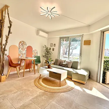 Sleeps 2 Juan-les-Pins