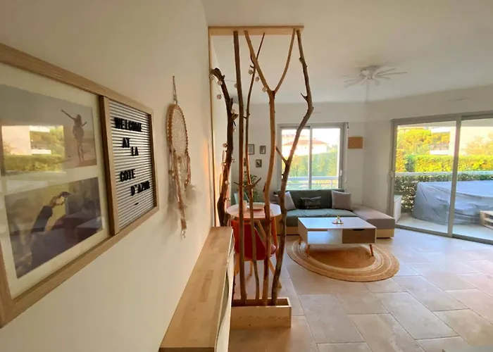 Sleeps 2 Juan-les-Pins