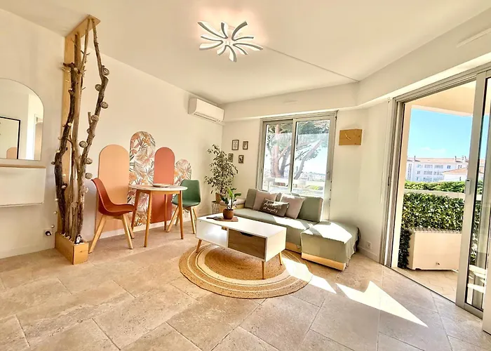 Sleeps 2 Juan-les-Pins