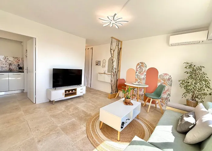 Sleeps 2 * Juan-les-Pins